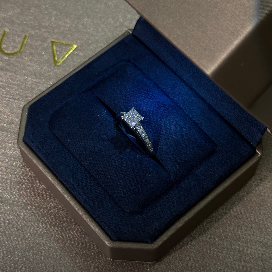 DIAMOND RING