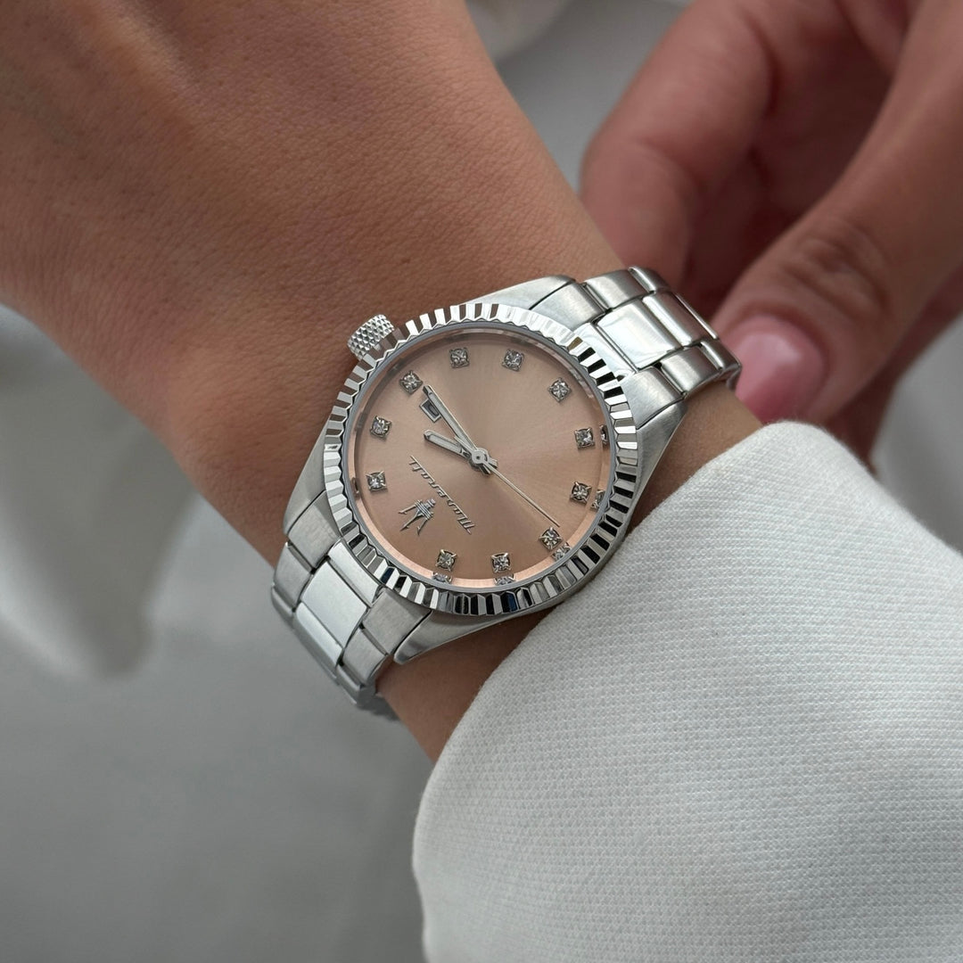 ساعة مزراتي مع احجار الماس