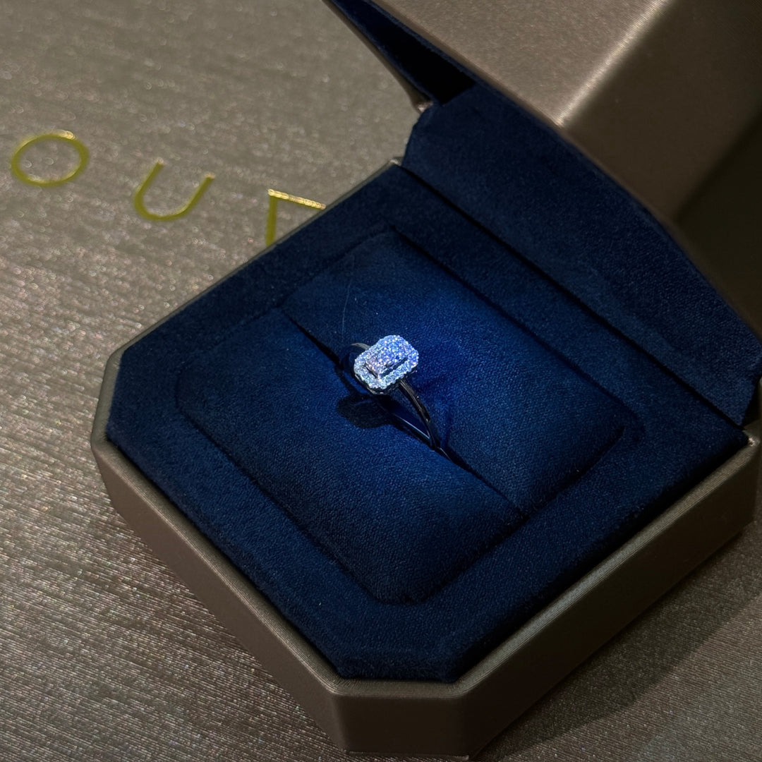 DIAMOND RING