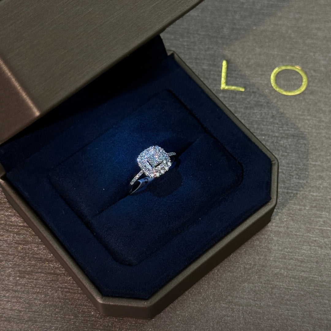 DIAMOND RING