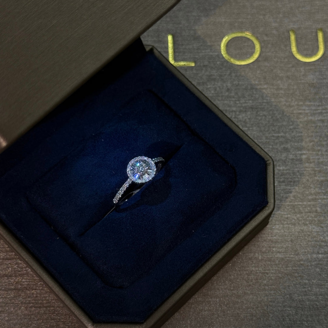 DIAMOND RING