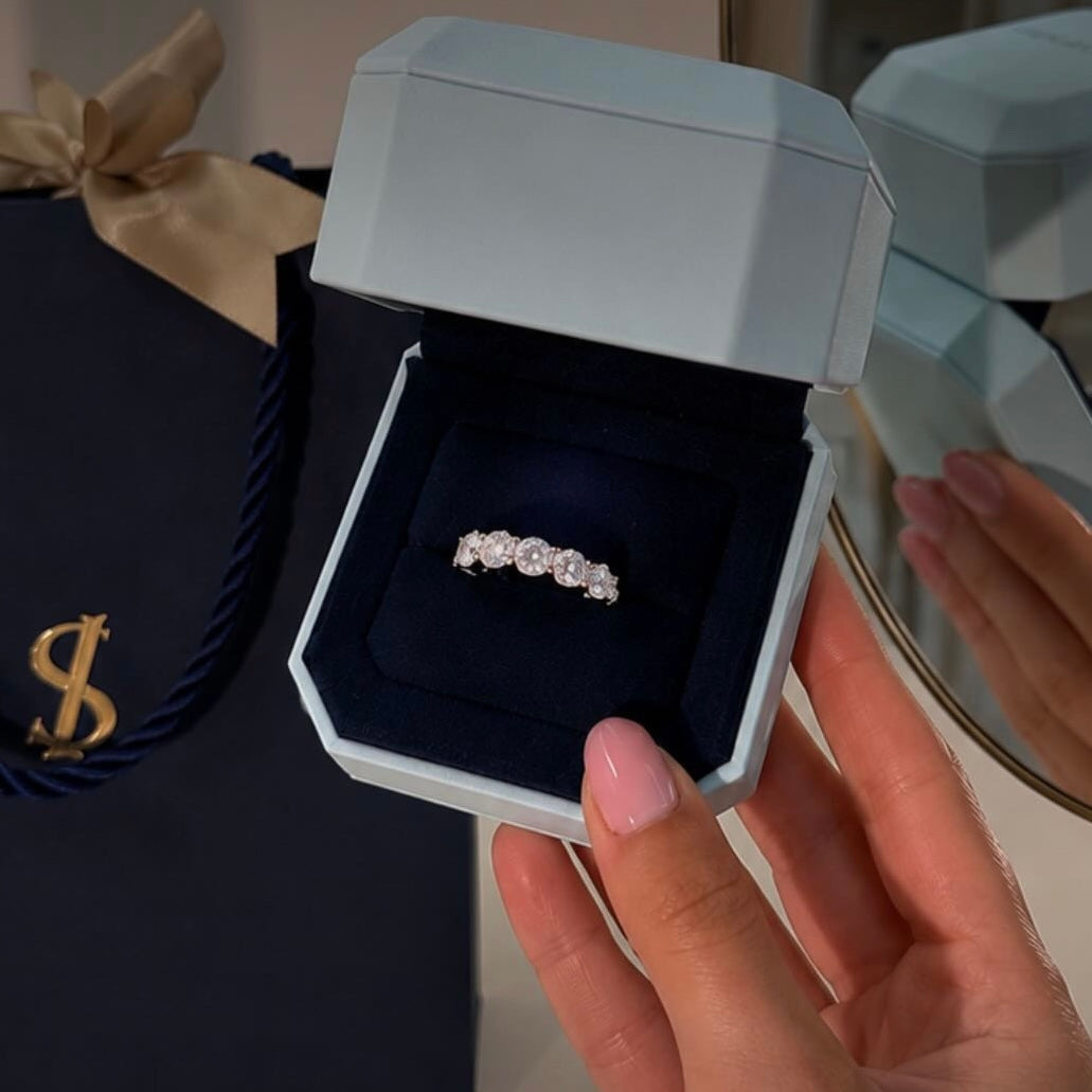 ETERNITY DIAMOND RING | MOISSANITE