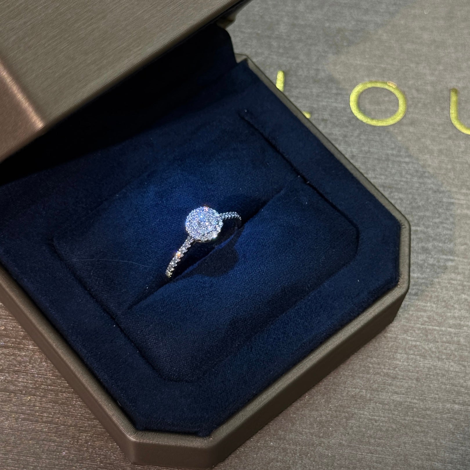 DIAMOND RING