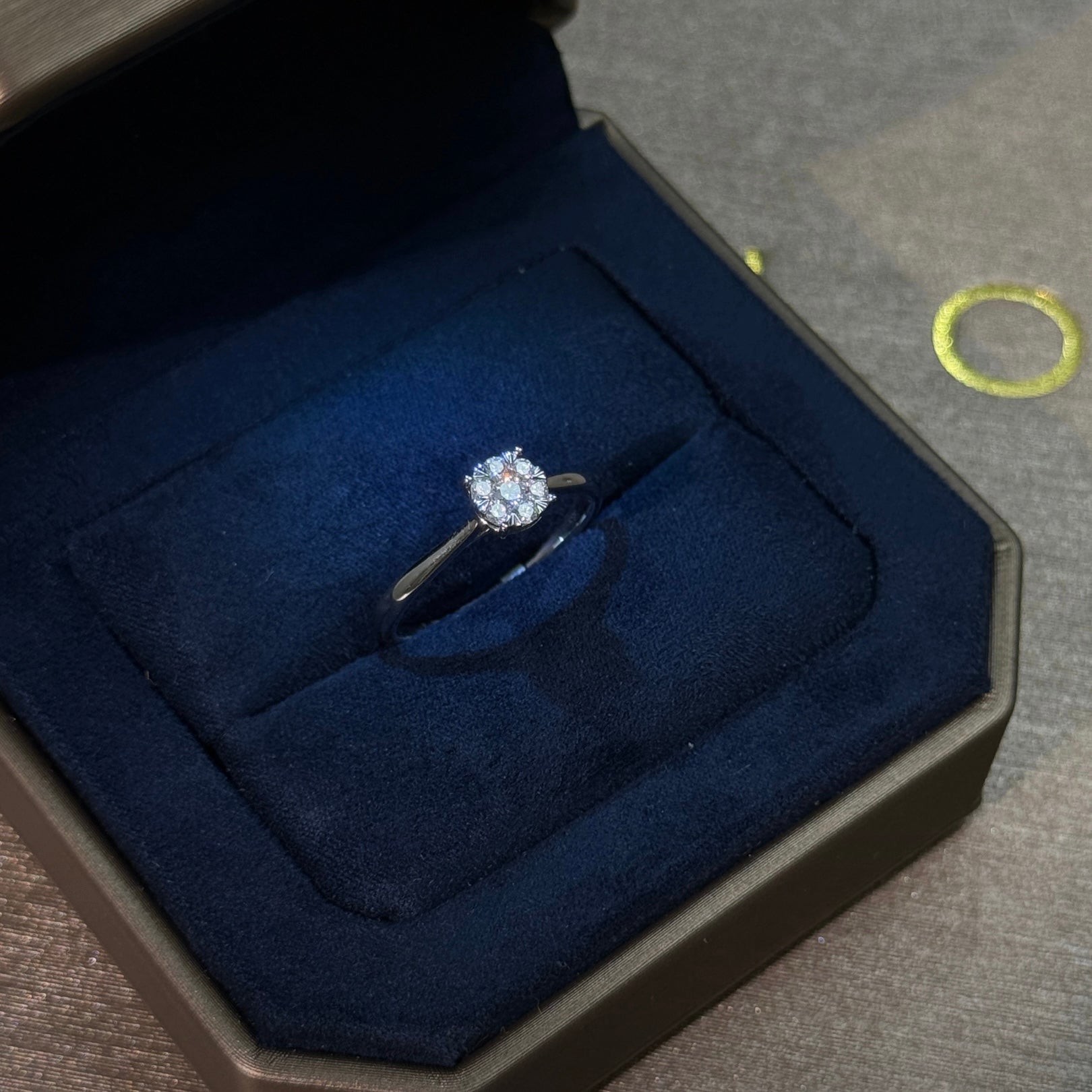 DIAMOND RING