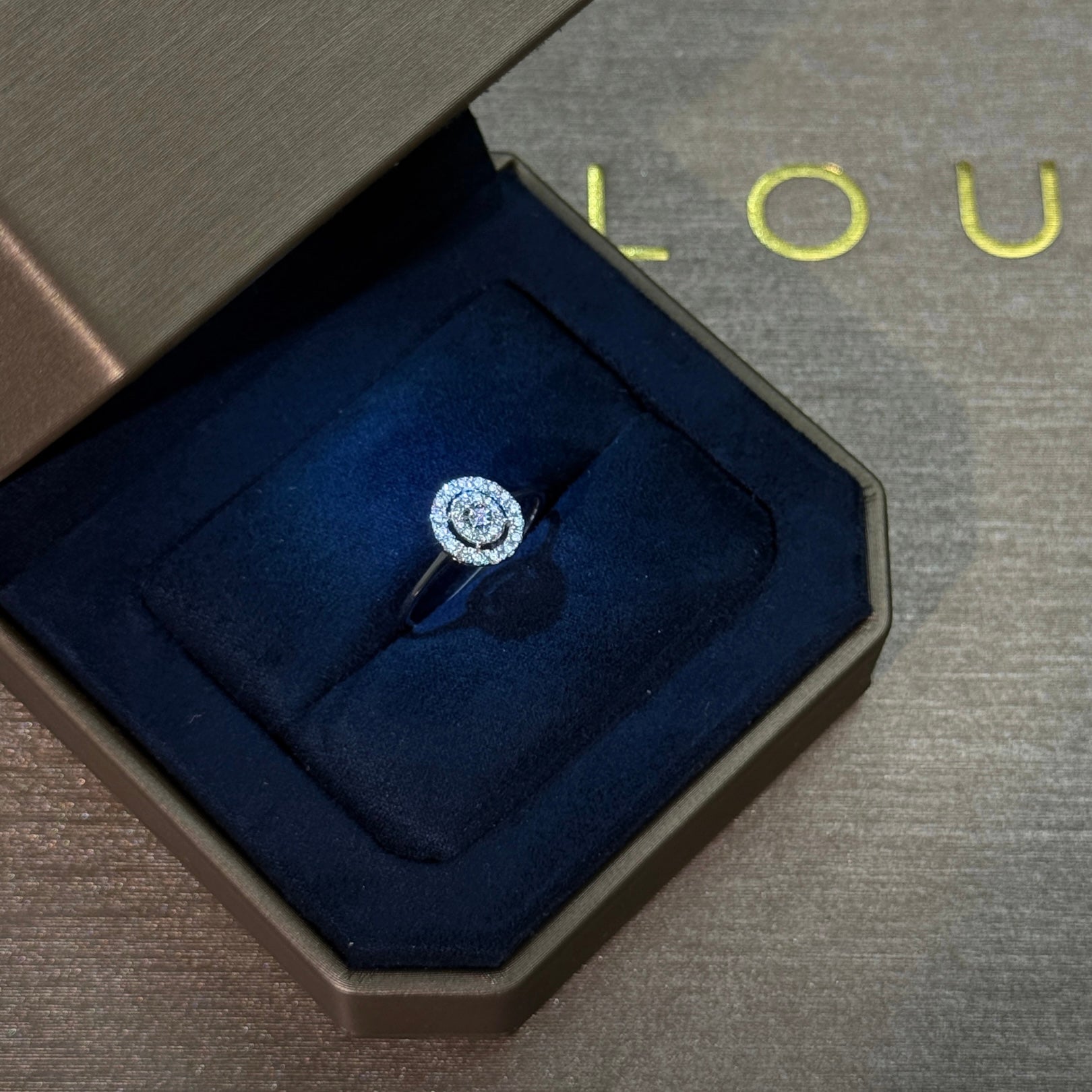 DIAMOND RING