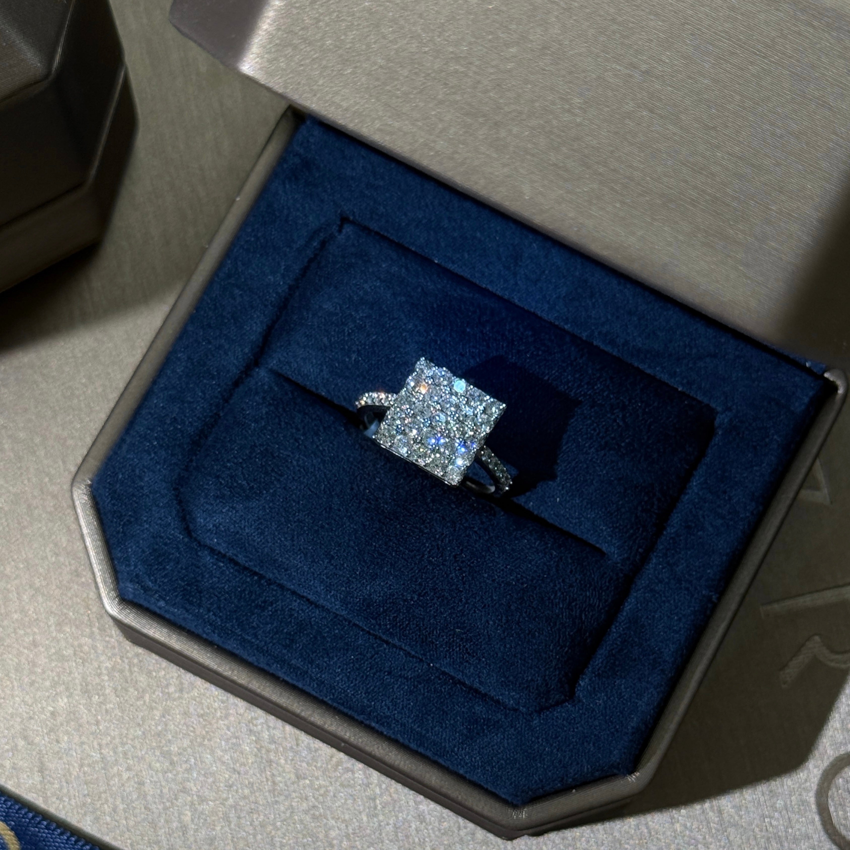 DIAMOND RING