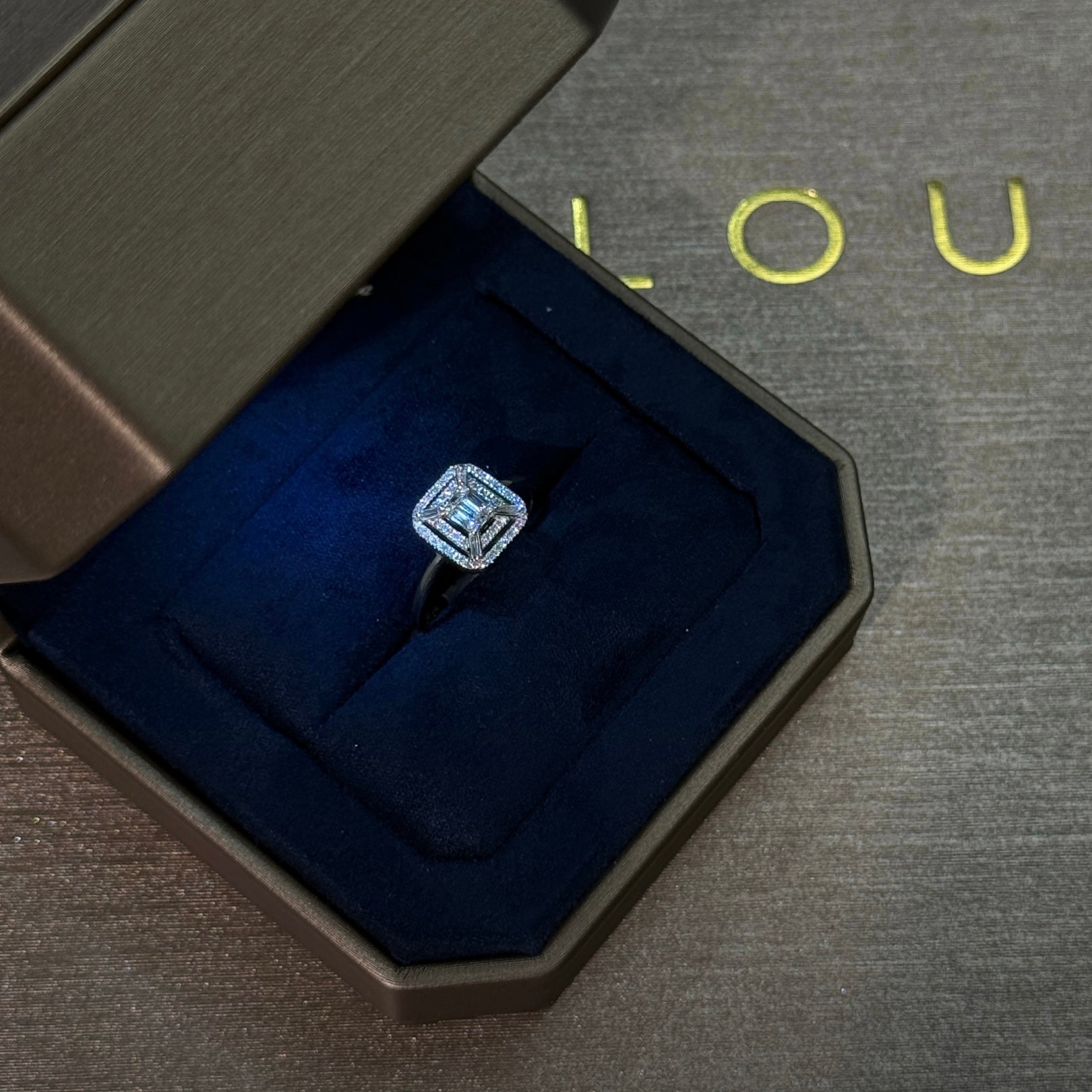 DIAMOND RING