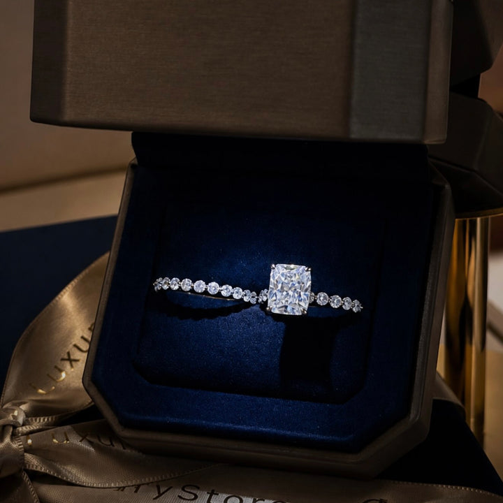 ETERNAL PROMISE RING | MOISSANITE DIAMOND