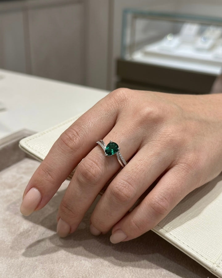 DIAMOND RING | MOISSANITE