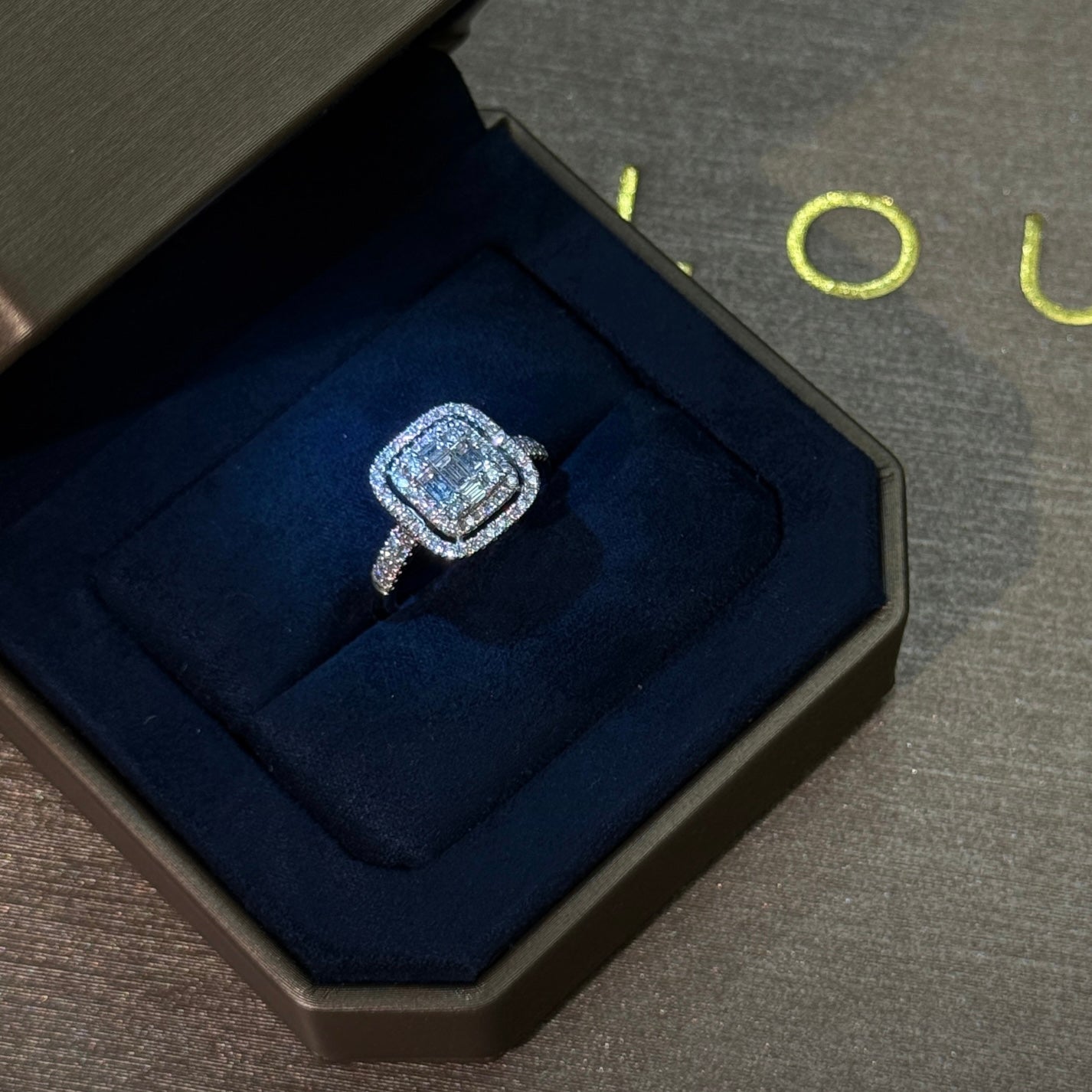 DIAMOND RING