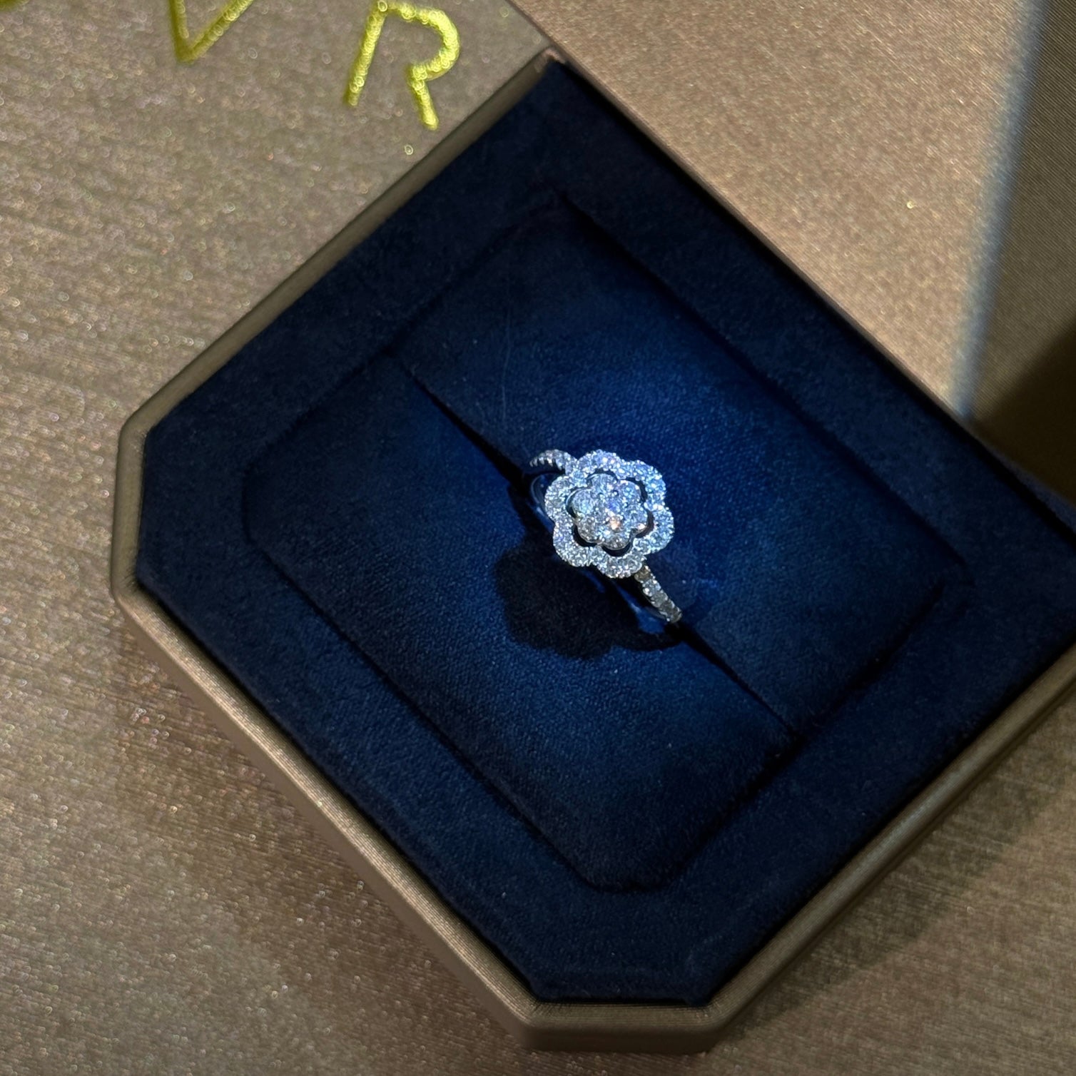 DIAMOND RING