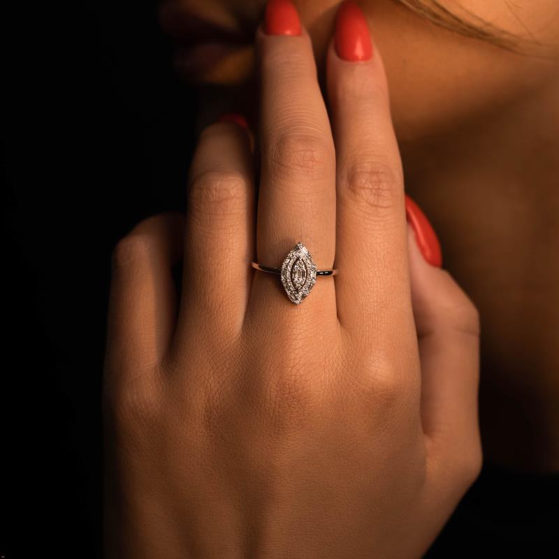 NATURAL DIAMOND RING