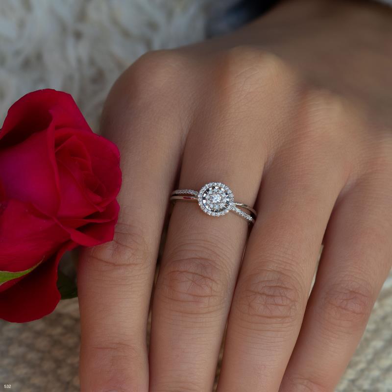 NATURAL DIAMOND RING