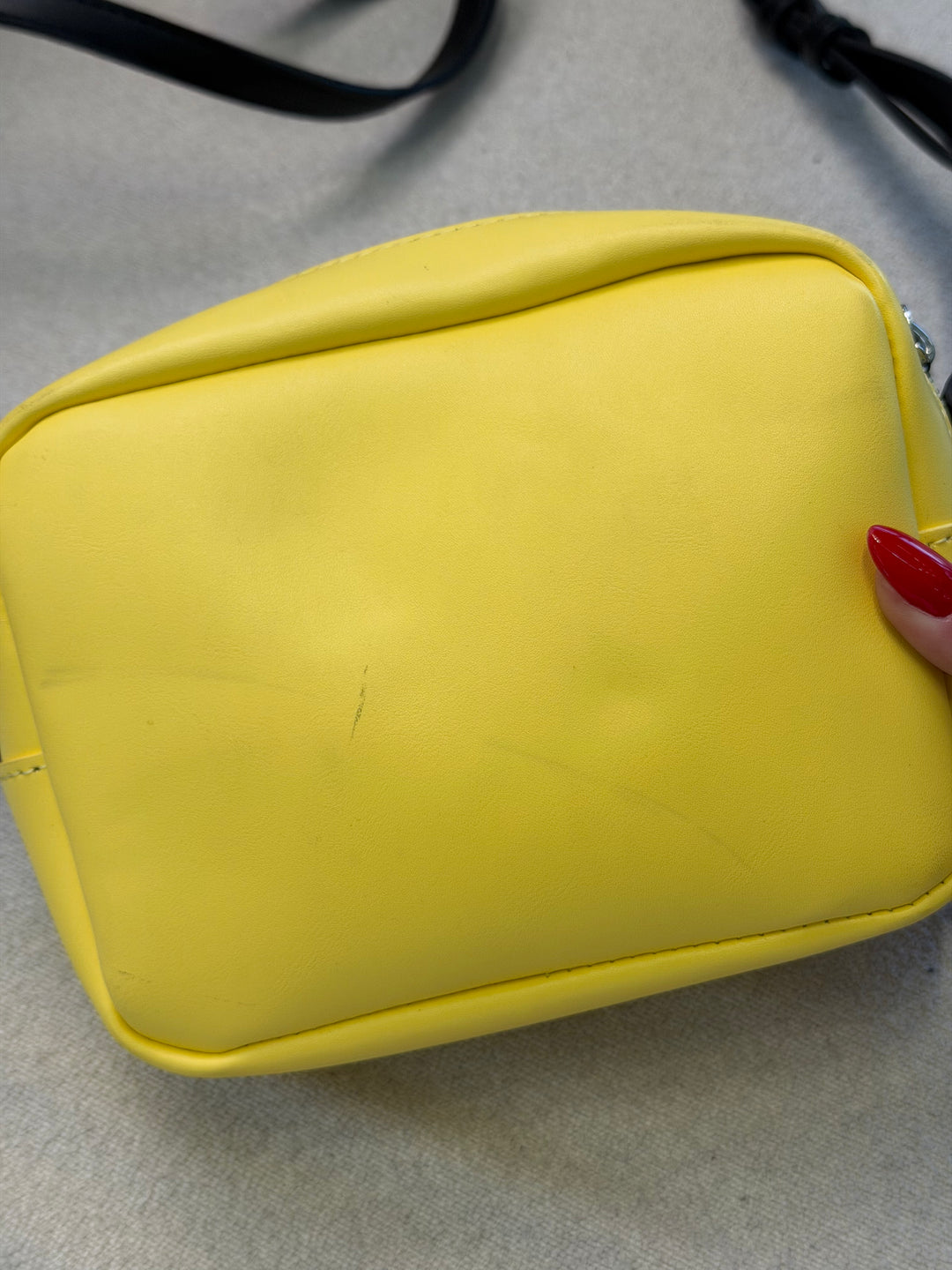 TOMMY HILFIGER BAG — SPECIAL PRICE DUE TO LIGHT MARKS