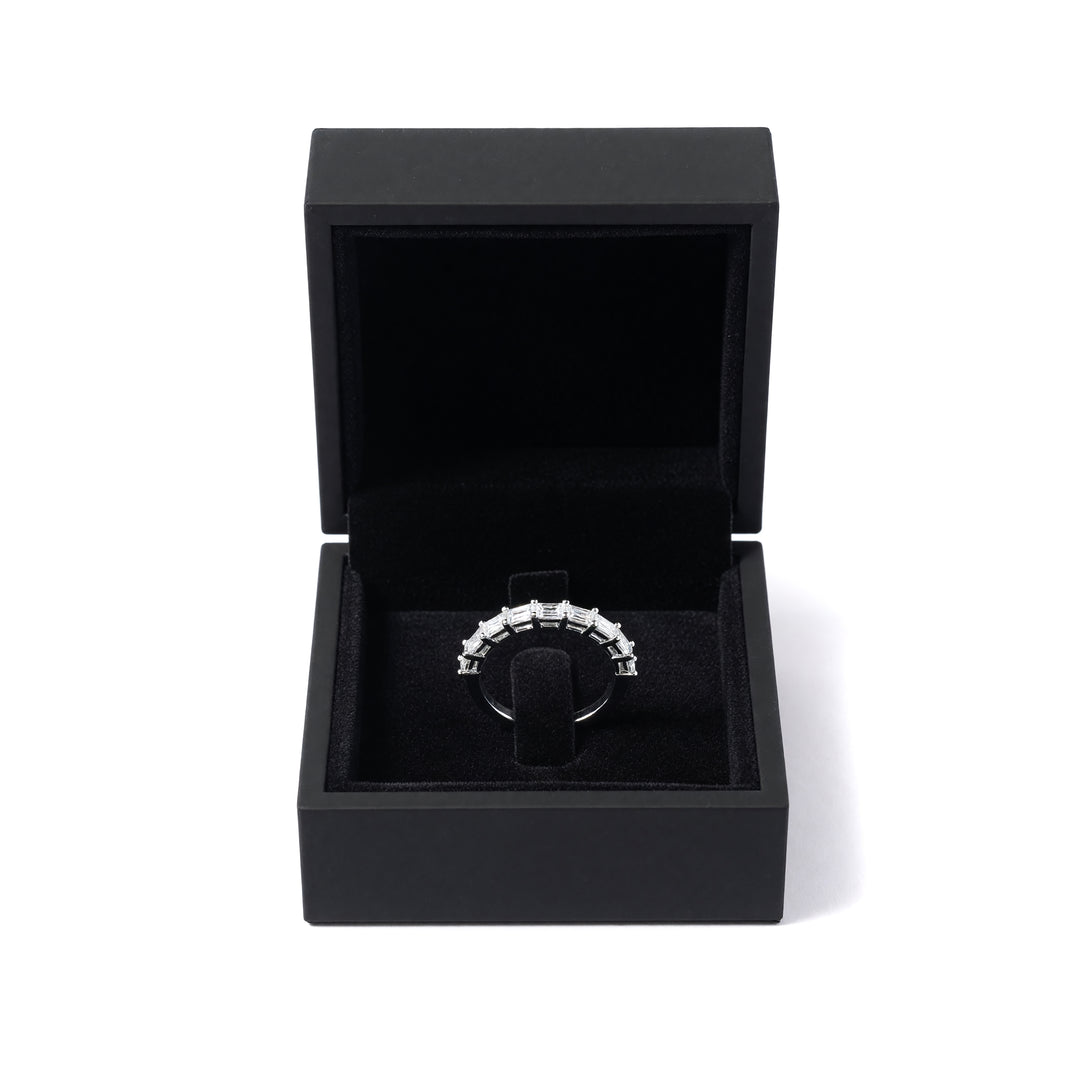 ETERNITY DIAMOND RING | MOISSANITE