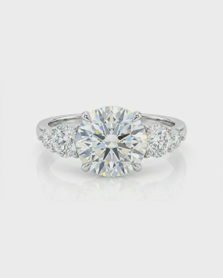 DIAMOND RING | MOISSANITE